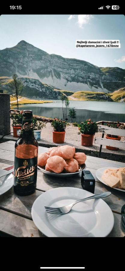 Kapetanovo Jezero Bungalov Acomodação com café da manhã Podgorica Exterior foto